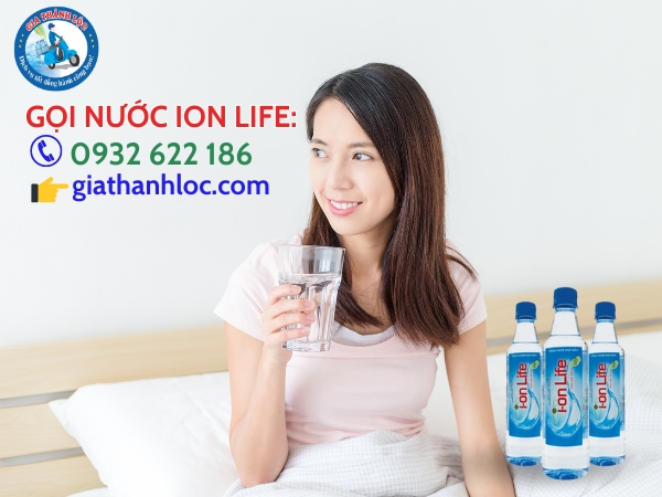 Nước uống I-on Life 450ml thùng 24 chai 2 Uống nước trước khi đi ngủ để cung cấp đủ độ ẩm cho da