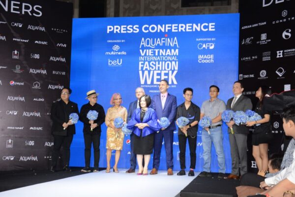 Ai Là Nhà Tài Trợ Chính Của Tuần Lễ Thời Trang Quốc Tế Việt Nam 2020? 1 Buổi họp báo giới thiệu Tuần lễ Thời trang Quốc tế lần thứ 10