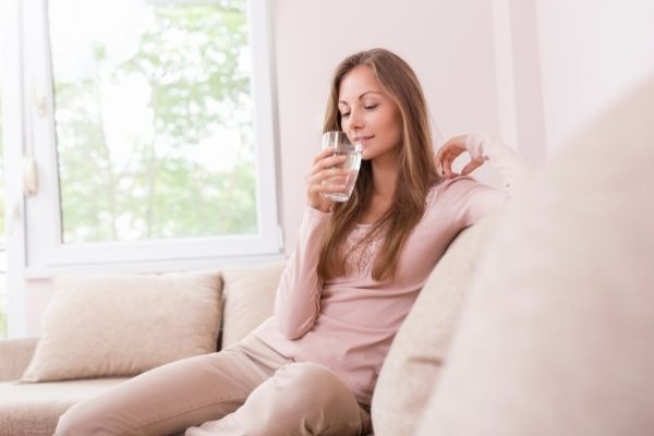 3 nước uống tinh khiết đóng bình tốt nhất hiện nay 7 Uống nước thế nào là đúng cách